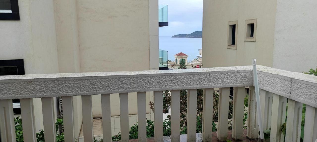 R&a * Bečići